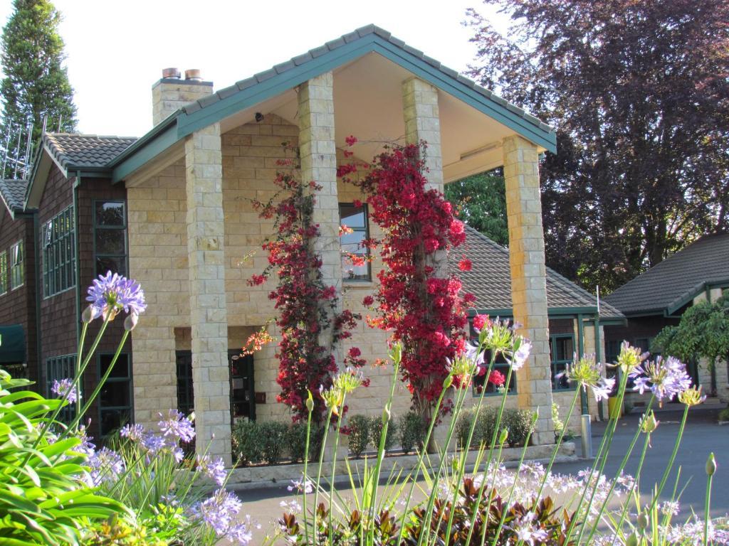 Cambridge Mews Motel Exterior photo
