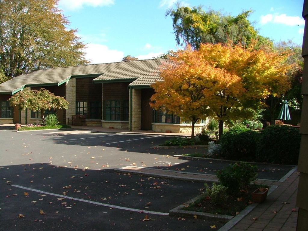 Cambridge Mews Motel Exterior photo