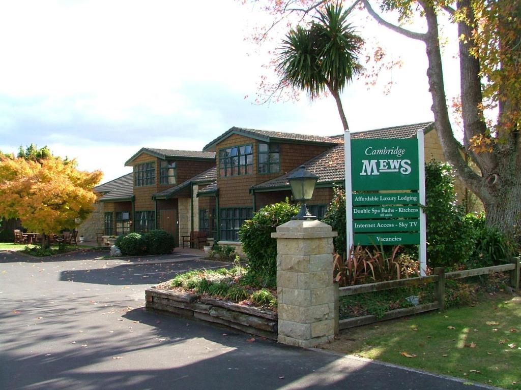 Cambridge Mews Motel Exterior photo