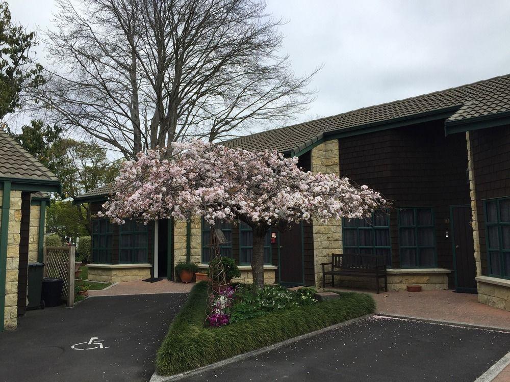 Cambridge Mews Motel Exterior photo