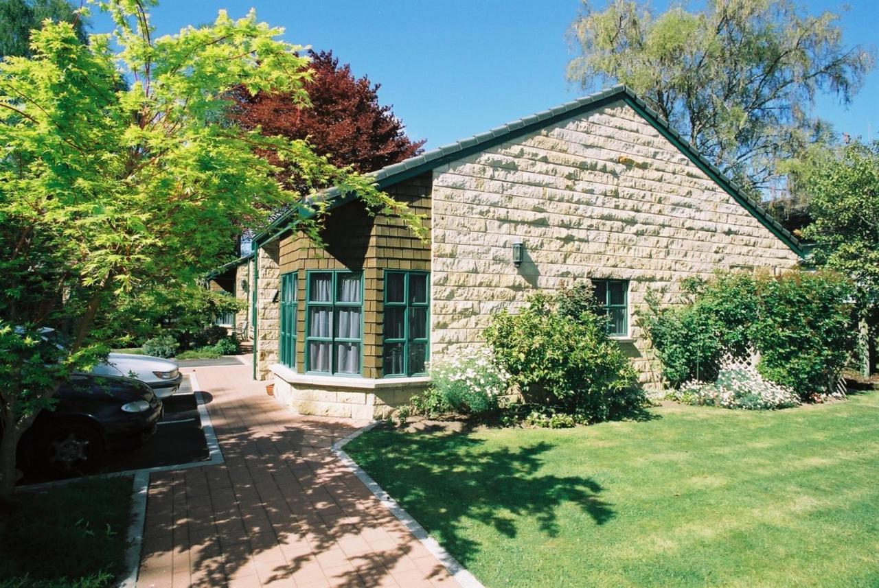 Cambridge Mews Motel Exterior photo