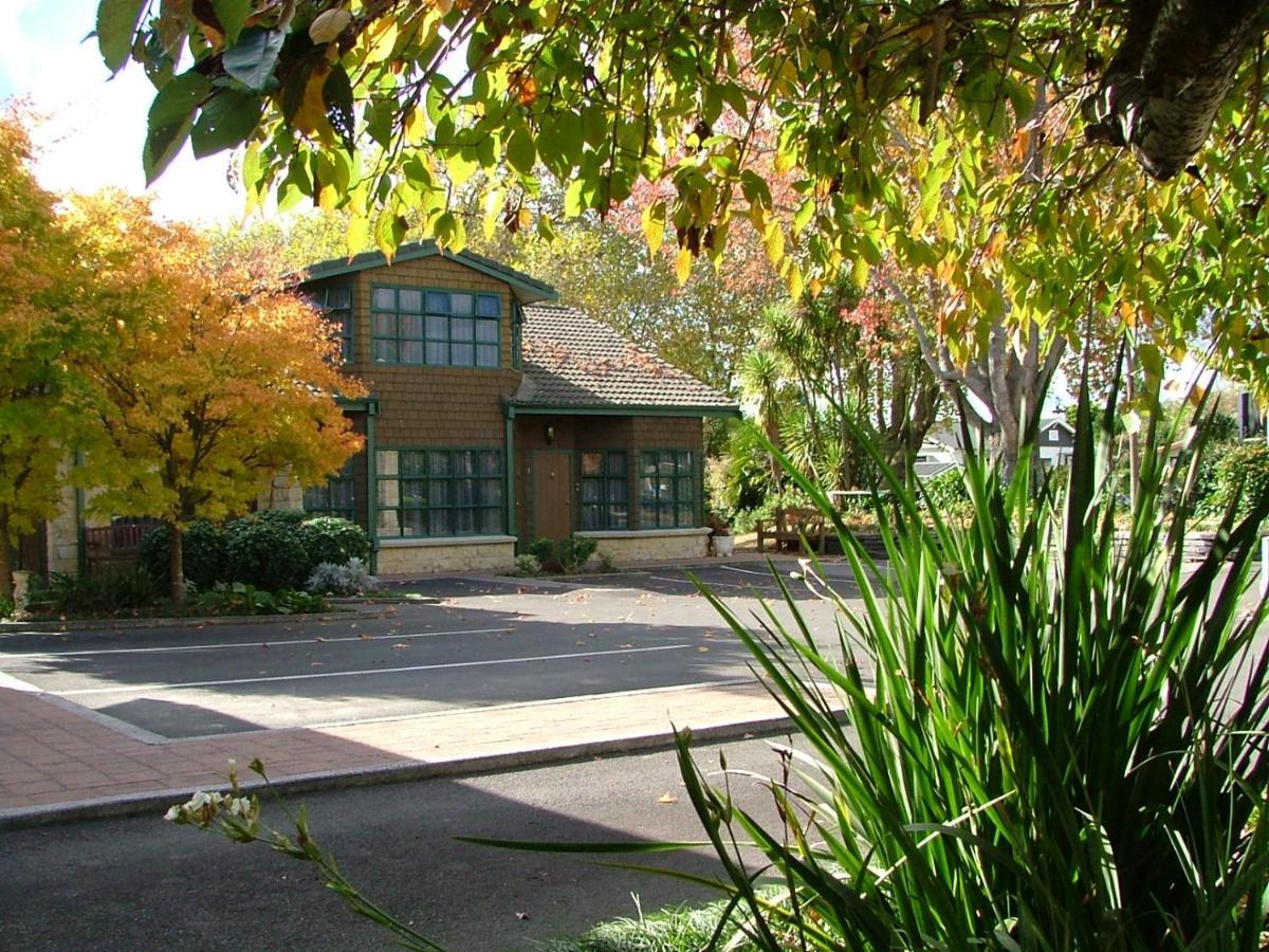 Cambridge Mews Motel Exterior photo